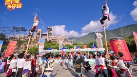 “跟着村奥去旅行”火热出圈，加多宝以多维场景和全民精彩同行